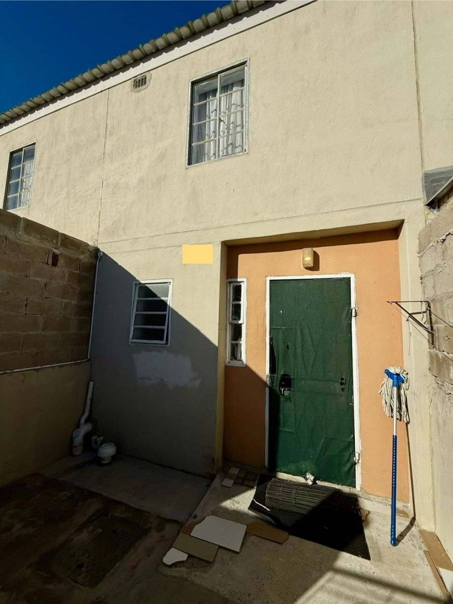2 Bedroom Property for Sale in Electric City Western Cape